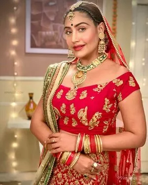 Surbhi Chandna / officialsurbhic nude photo #0114