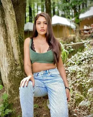 Surbhi Chandna / officialsurbhic nude photo #0121