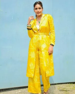 Surbhi Chandna / officialsurbhic nude photo #0129