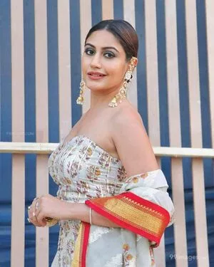 Surbhi Chandna / officialsurbhic nude photo #0181