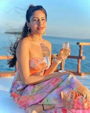 Surbhi Chandna / officialsurbhic nude photo #0189