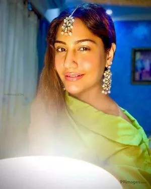 Surbhi Chandna / officialsurbhic nude photo #0234