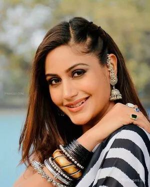 Surbhi Chandna / officialsurbhic nude photo #0295