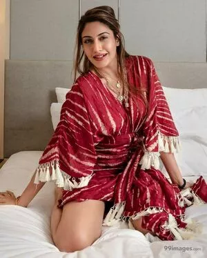Surbhi Chandna / officialsurbhic nude photo #0364