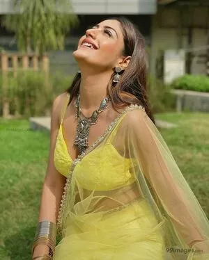Surbhi Chandna / officialsurbhic nude photo #0376