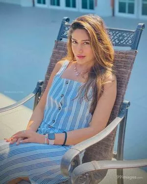 Surbhi Chandna / officialsurbhic nude photo #0384