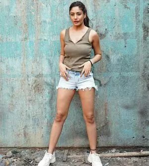 Surbhi Chandna / officialsurbhic nude photo #0402