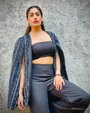 Surbhi Chandna / officialsurbhic nude photo #0403