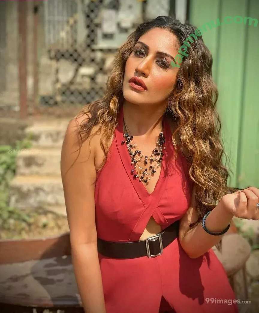 Surbhi Chandna nude photo #0001 (officialsurbhic)
