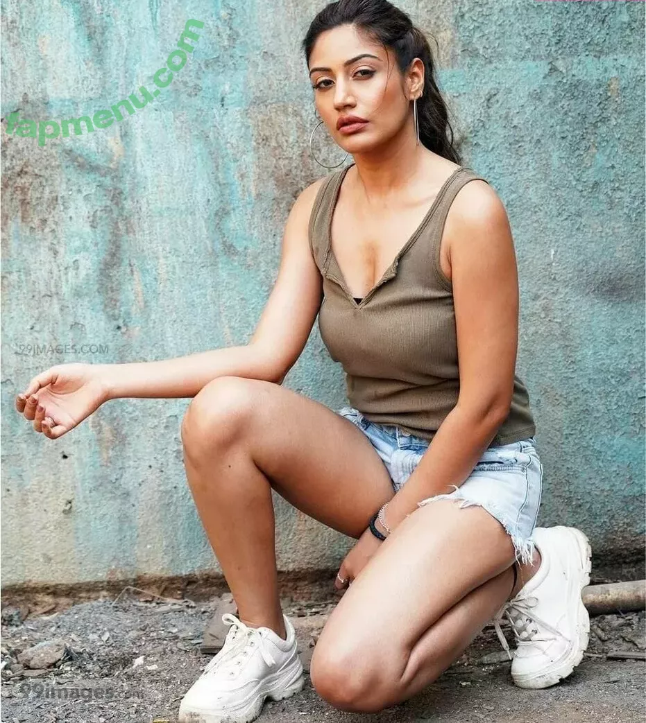 Surbhi Chandna nude photo #0002 (officialsurbhic)