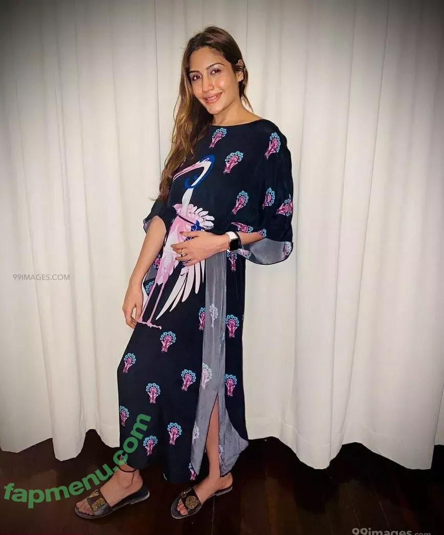 Surbhi Chandna nude photo #0016 (officialsurbhic)