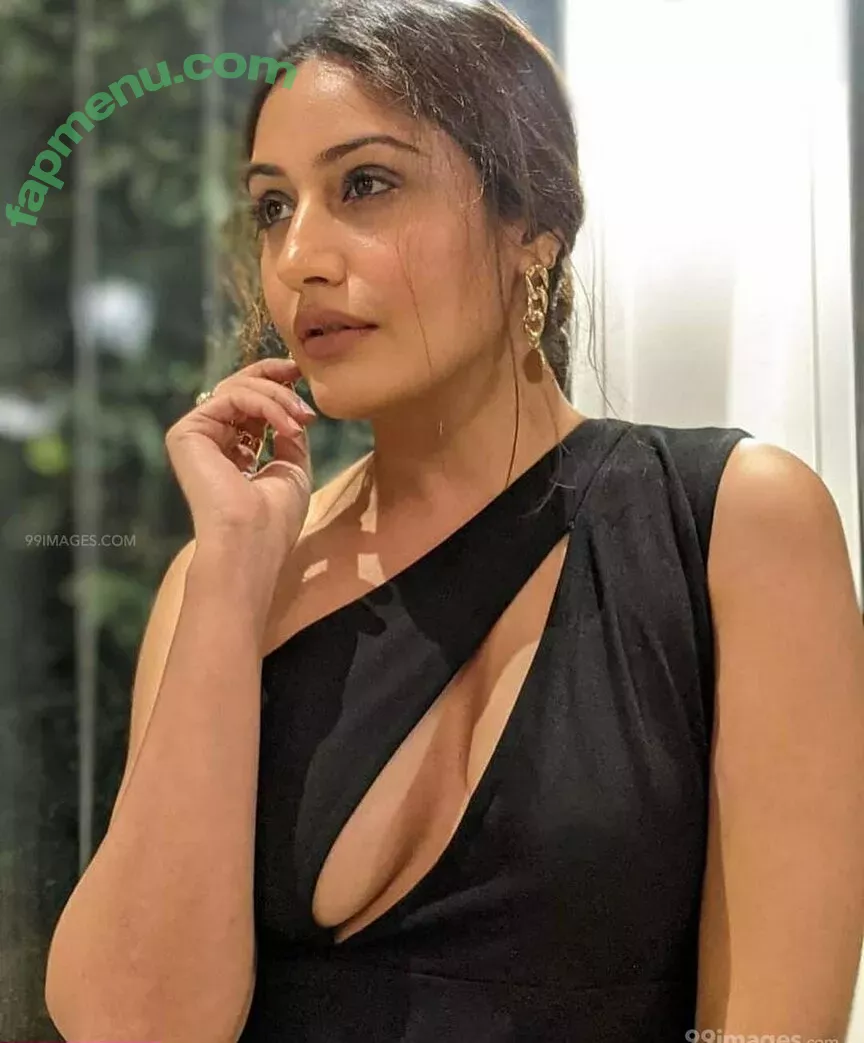 Surbhi Chandna nude photo #0033 (officialsurbhic)