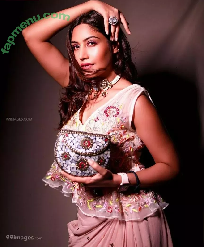Surbhi Chandna nude photo #0036 (officialsurbhic)
