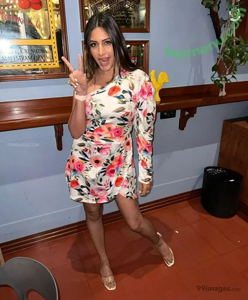 Surbhi Chandna nude photo #0063 (officialsurbhic)