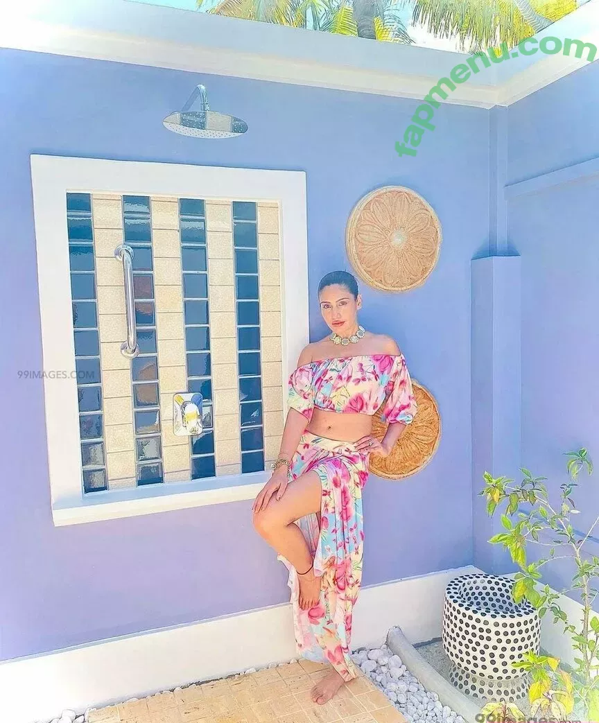 Surbhi Chandna nude photo #0098 (officialsurbhic)