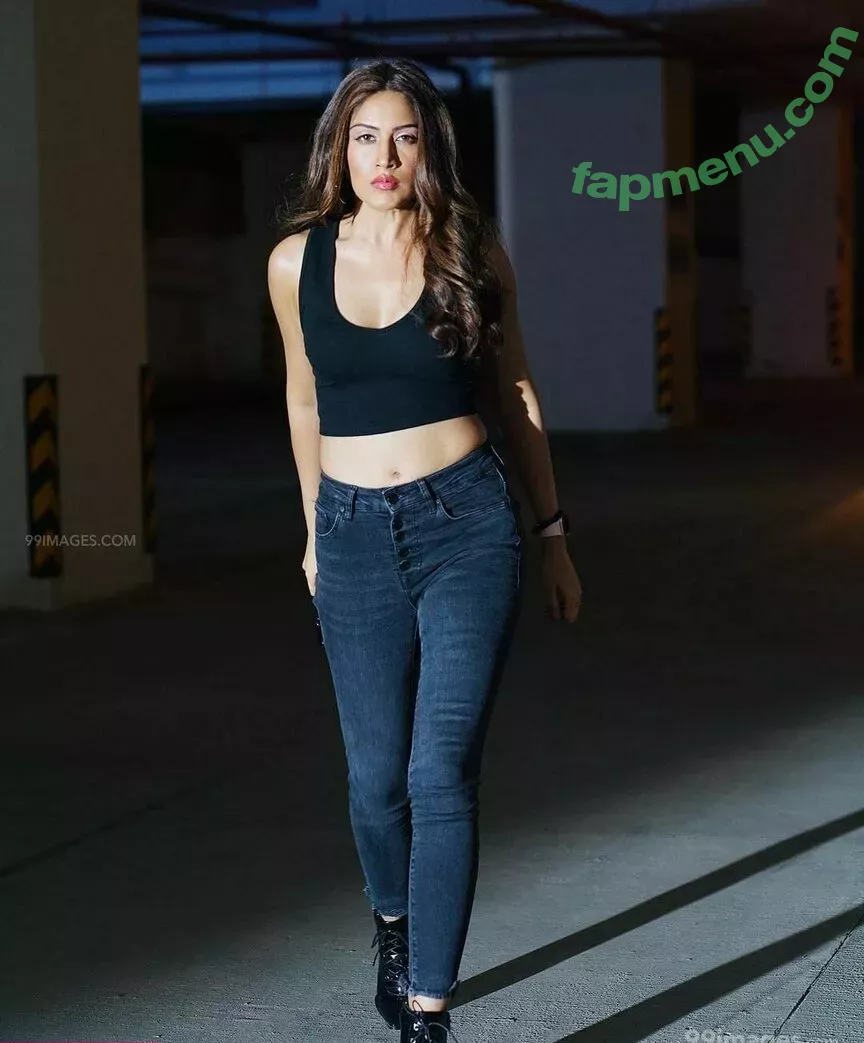 Surbhi Chandna nude photo #0100 (officialsurbhic)