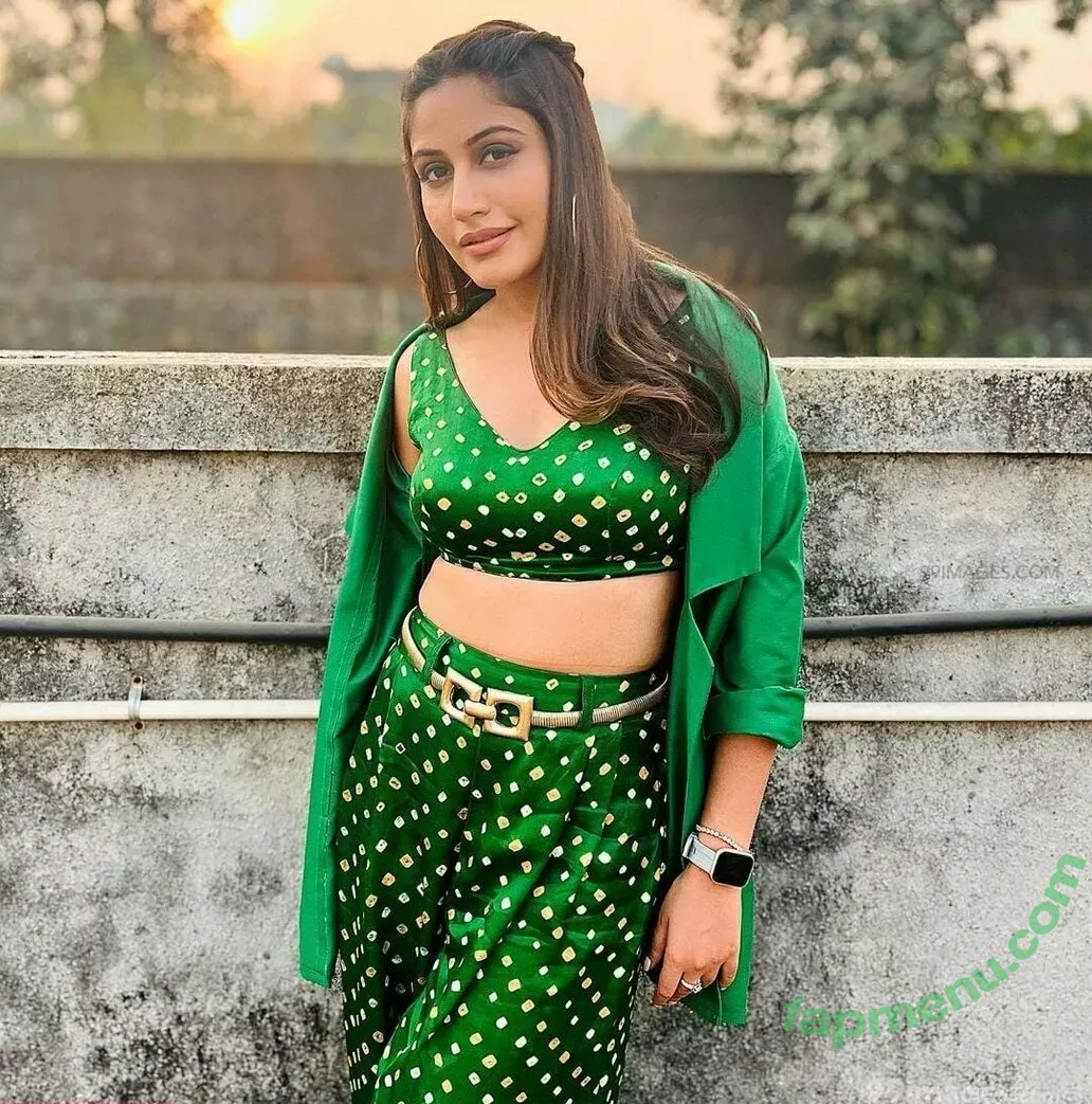 Surbhi Chandna nude photo #0101 (officialsurbhic)
