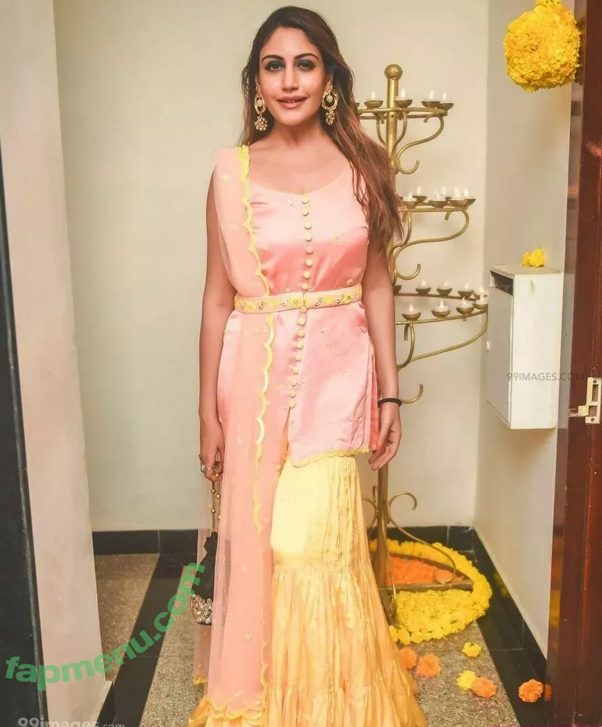 Surbhi Chandna nude photo #0105 (officialsurbhic)