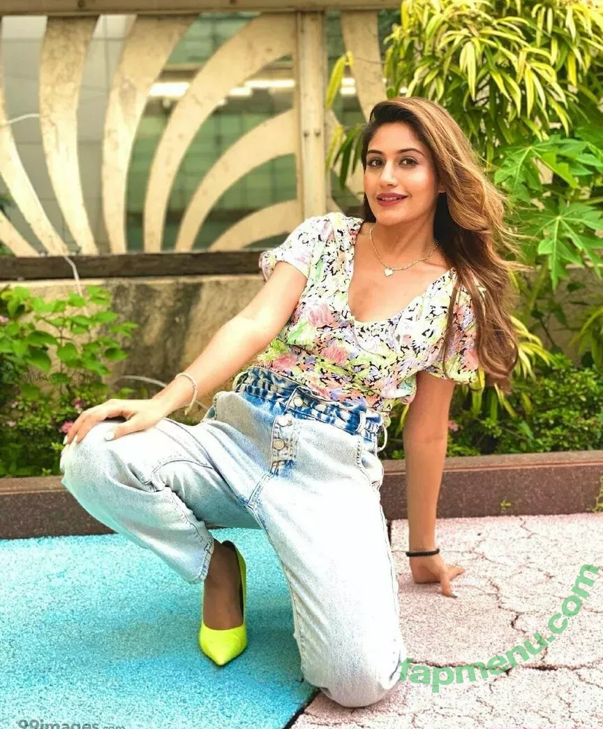 Surbhi Chandna nude photo #0143 (officialsurbhic)