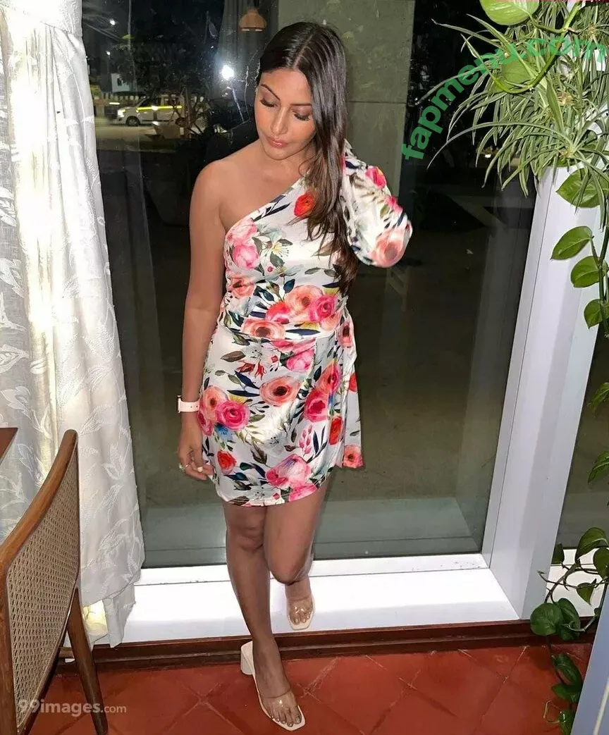 Surbhi Chandna nude photo #0174 (officialsurbhic)