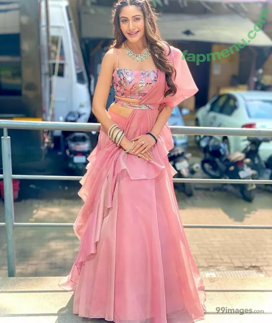 Surbhi Chandna nude photo #0264 (officialsurbhic)