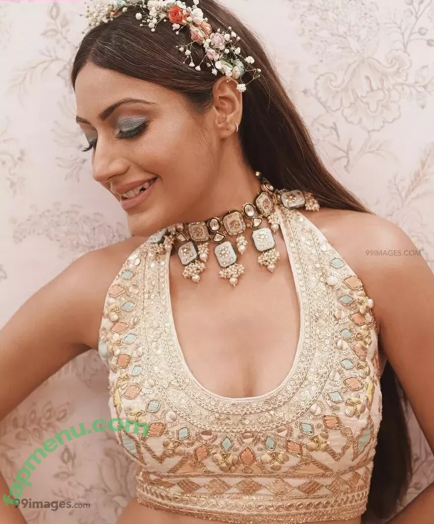 Surbhi Chandna nude photo #0329 (officialsurbhic)
