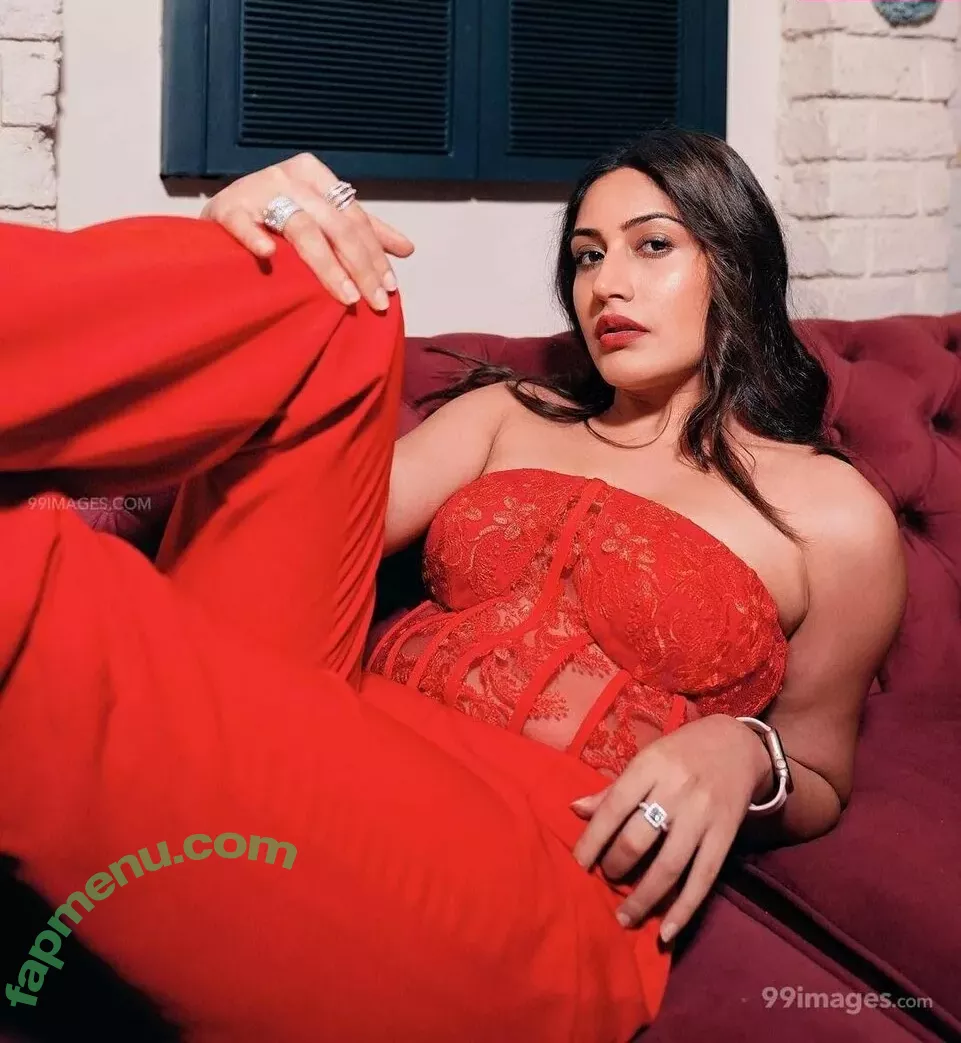 Surbhi Chandna nude photo #0398 (officialsurbhic)