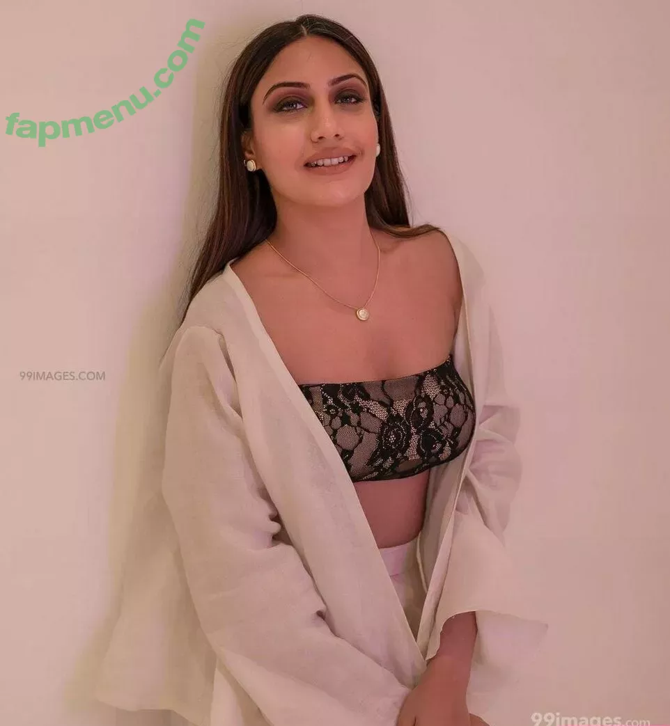 Surbhi Chandna nude photo #0421 (officialsurbhic)