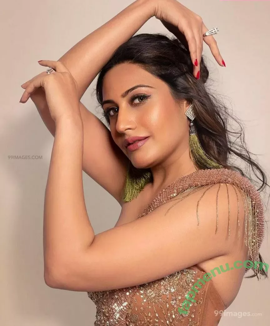 Surbhi Chandna nude photo #0453 (officialsurbhic)