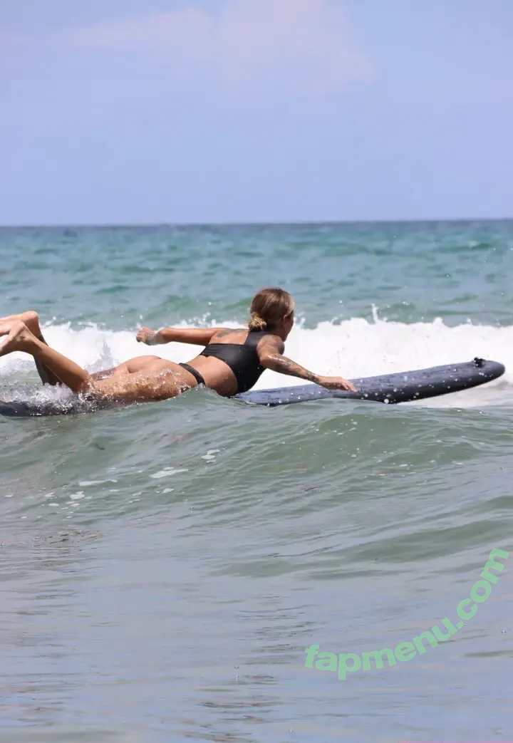 surfwithclaire nude photo #0025 (surfwithclaire)