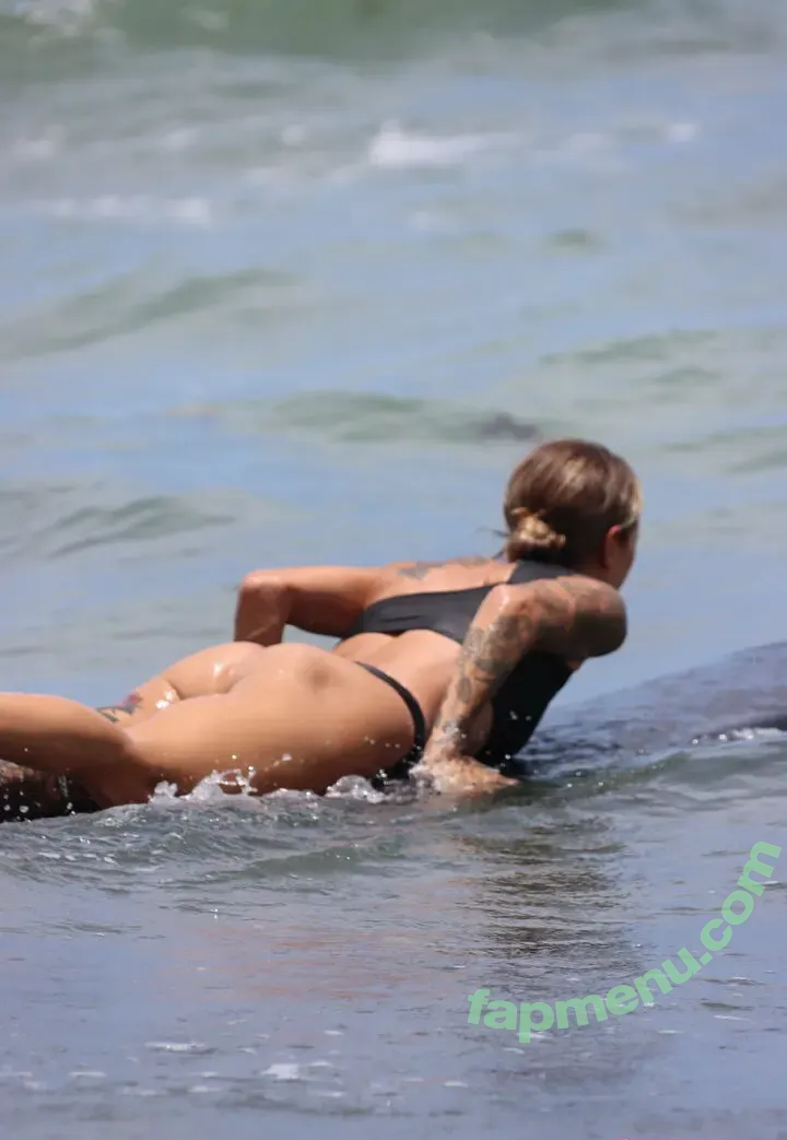 surfwithclaire nude photo #0026 (surfwithclaire)