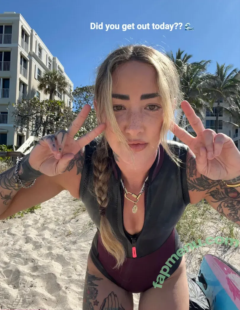 surfwithclaire nude photo #0004 (surfwithclaire)