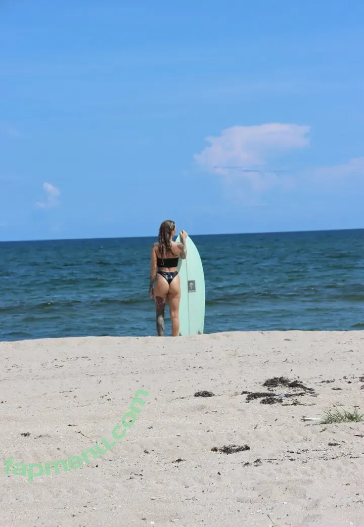 surfwithclaire nude photo #0025 (surfwithclaire)