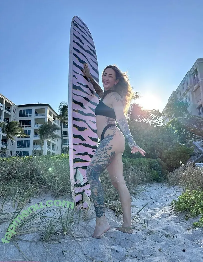 surfwithclaire nude photo #0042 (surfwithclaire)