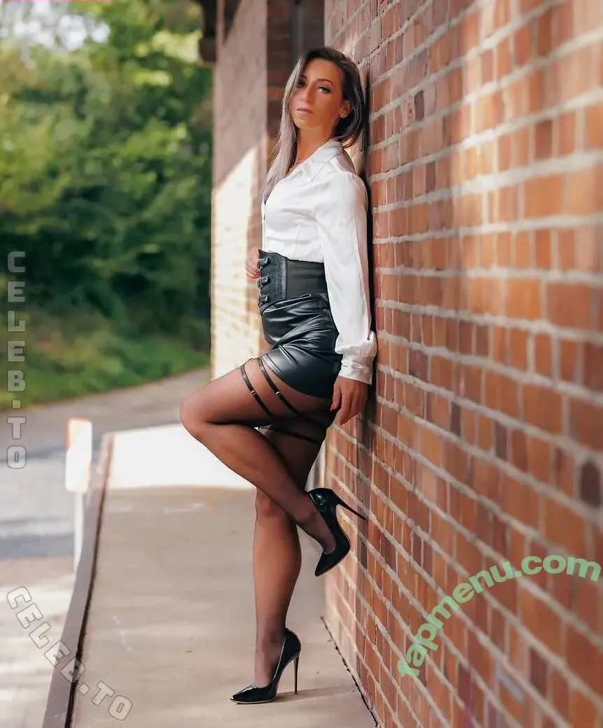 Susann1131 nude photo #0213 (Susann1131)