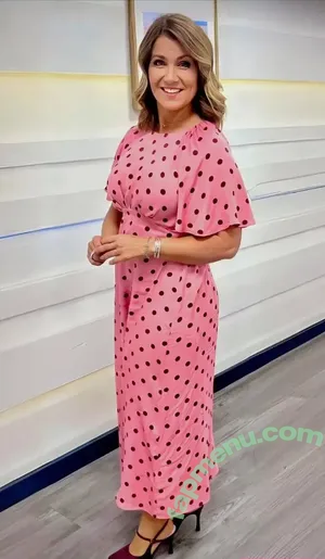 Susanna Reid / susannareid100 nude photo #0452