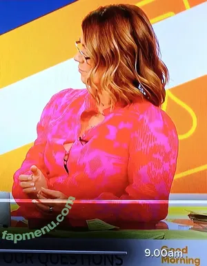 Susanna Reid / susannareid100 nude photo #0724