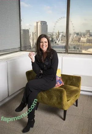 Susanna Reid / susannareid100 nude photo #0889
