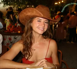 Susividal nude photo #0101