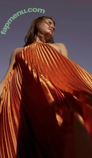 Susividal nude photo #0111