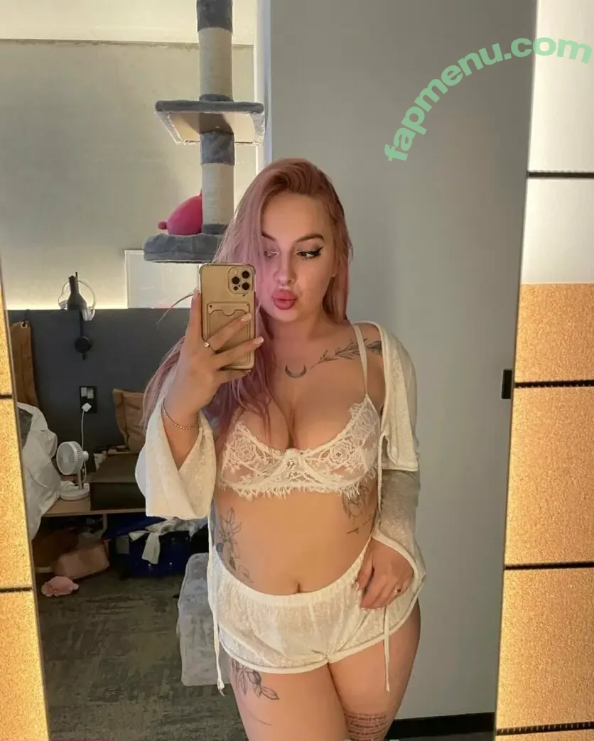 susselea nude photo #0020 (suseela_insta)