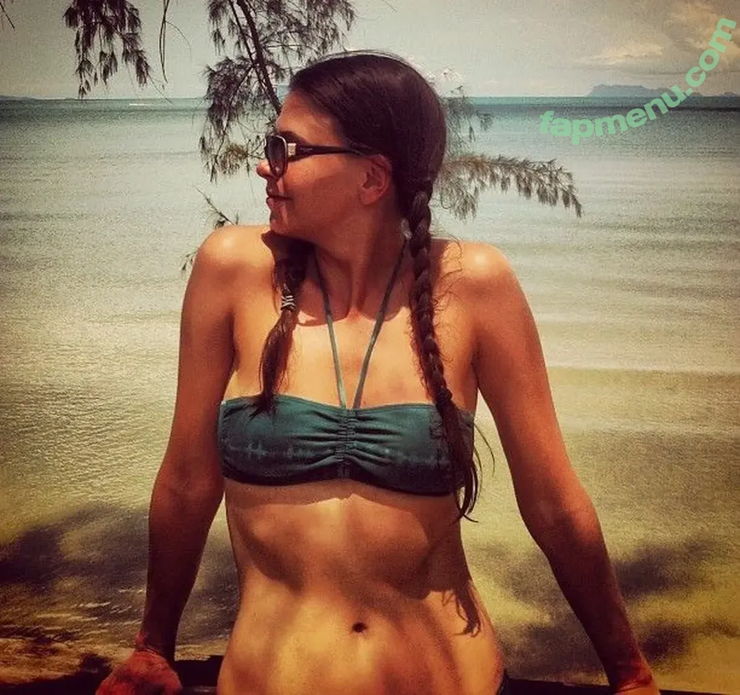 Sutton Foster nude photo #0011 (suttonlenore)