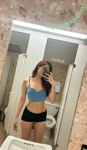 Suuhleena nude photo #0016