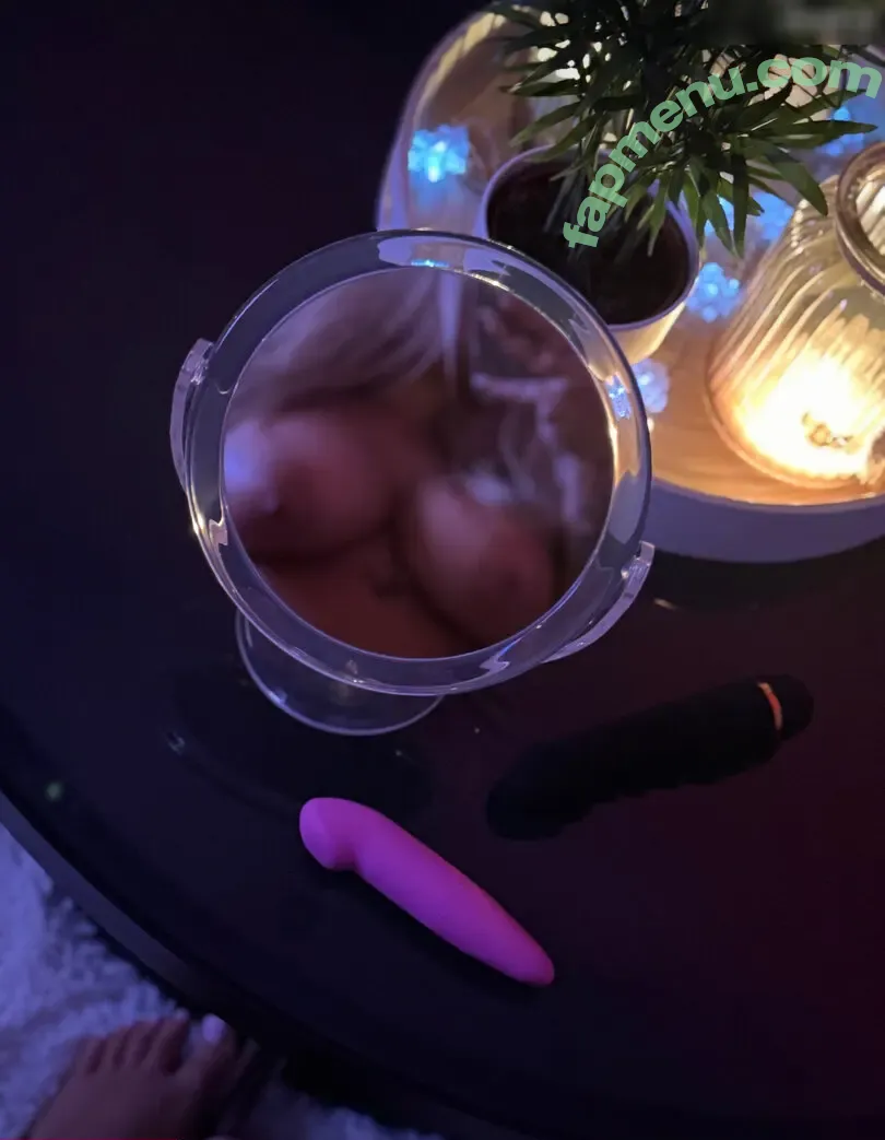 Suundsangleichsusan nude photo #0005 (Suundsangleichsusan)
