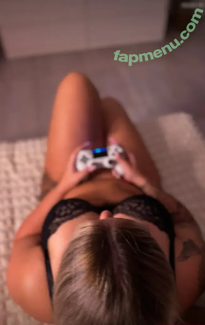 Suundsangleichsusan nude photo #0024 (Suundsangleichsusan)