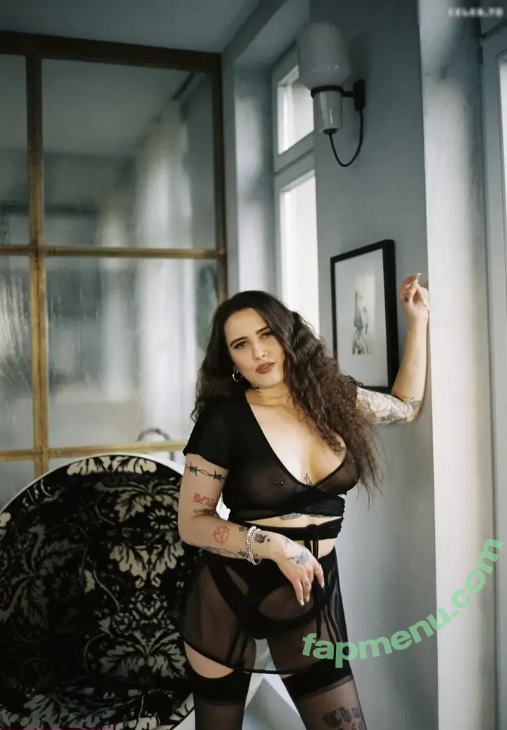 Suzie Grime nude photo #0030 (suziegrime)