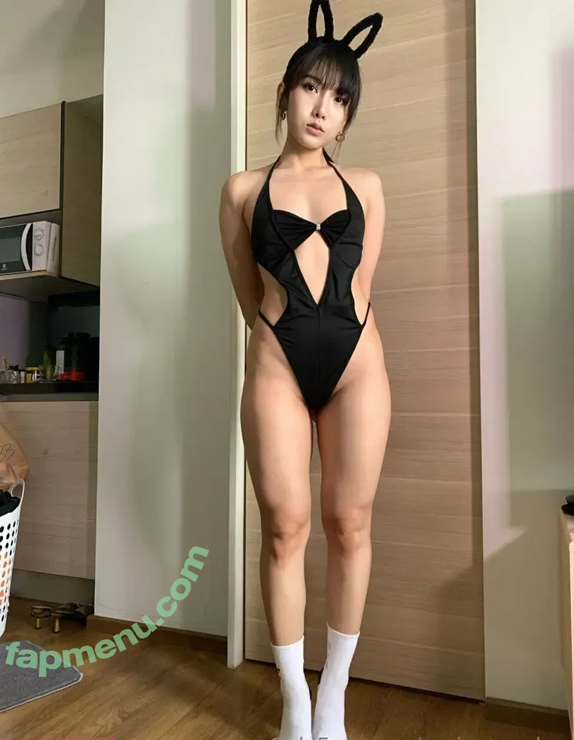 suziearomdee nude photo #0068 (suziearomdee)