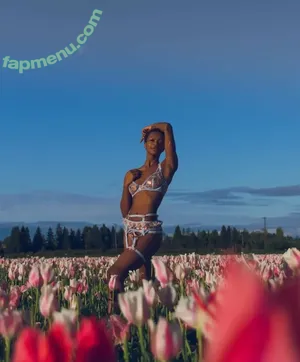 sveltegoddess / Autumn / autumn.busayo / autumnbusayo nude photo #0034