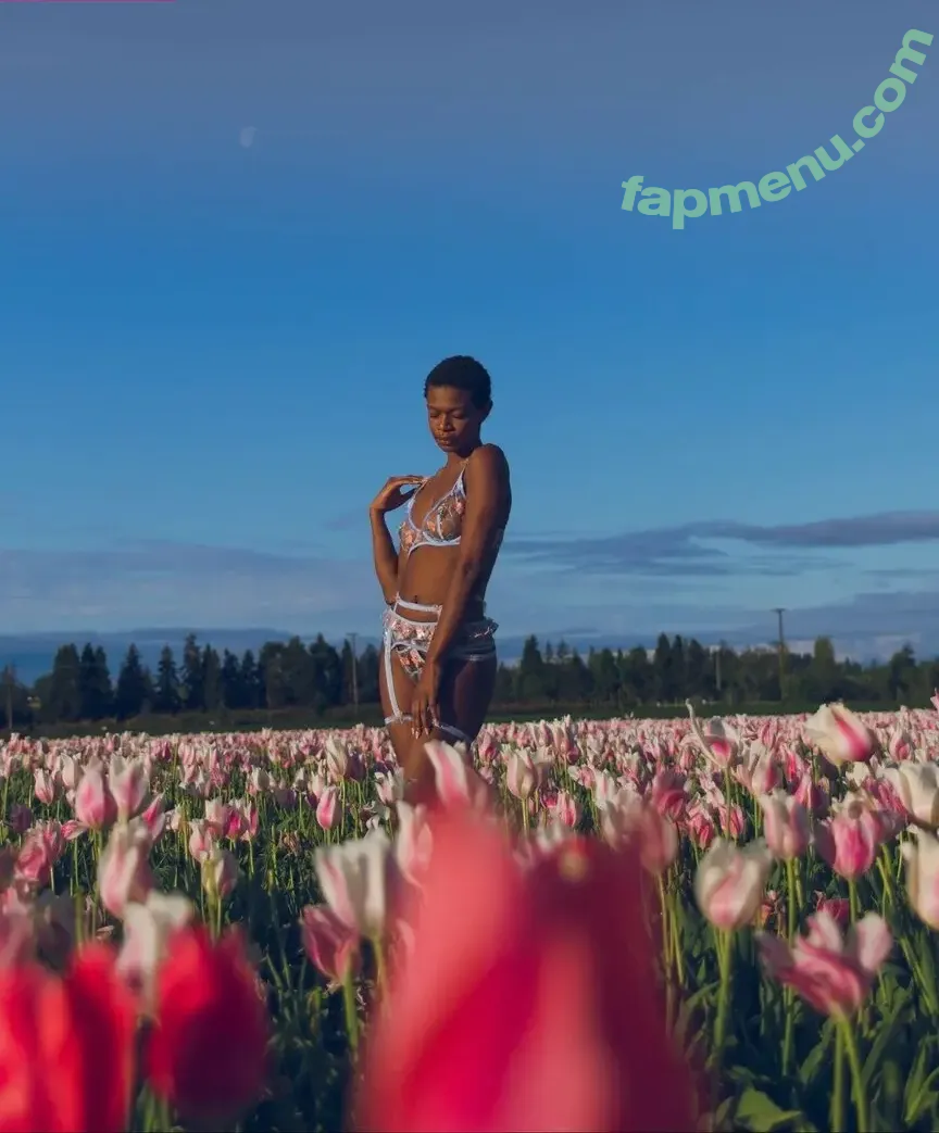 sveltegoddess nude photo #0035 (Autumn / autumn.busayo / autumnbusayo)