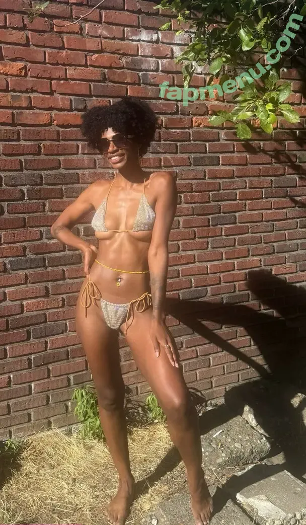 sveltegoddess nude photo #0043 (Autumn / autumn.busayo / autumnbusayo)